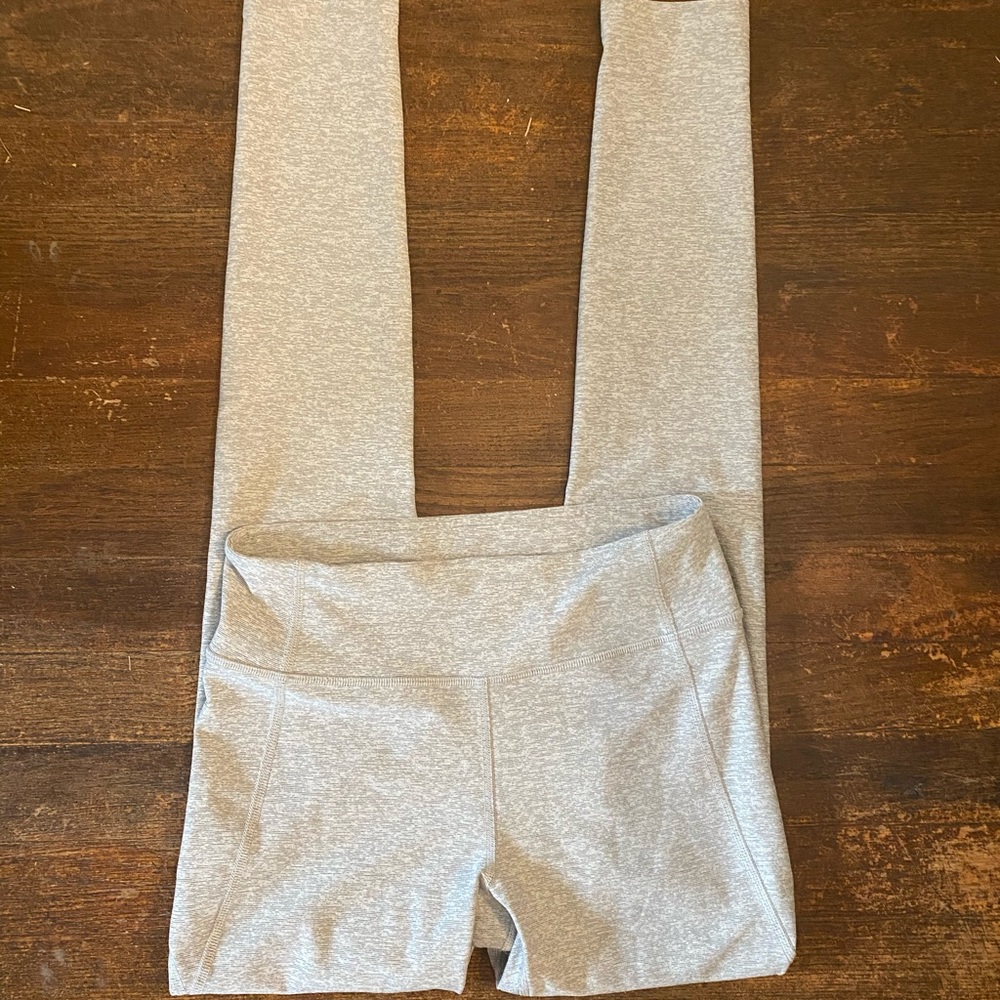 Outdoor Voices 3/4 Warm-Up Leggings in Dove